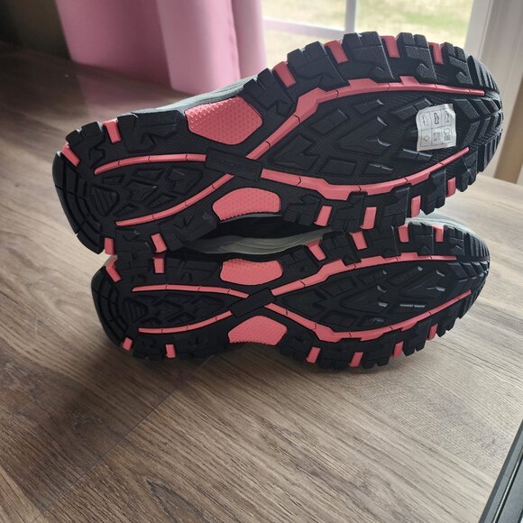 Ladies Black & Pink Waterproff Skechers Size 9 NEW - Picture 4 of 11